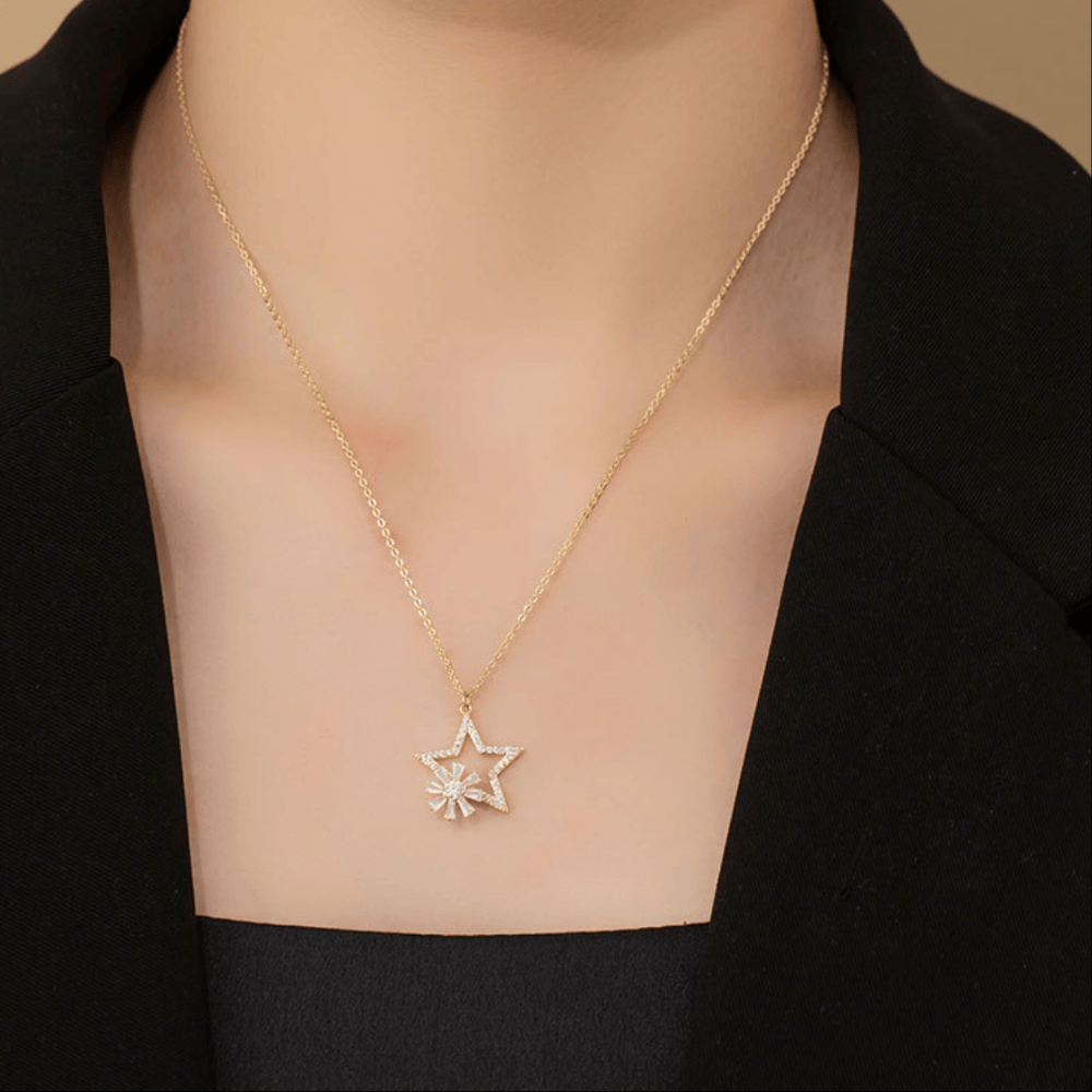 AVELIA Star Necklace