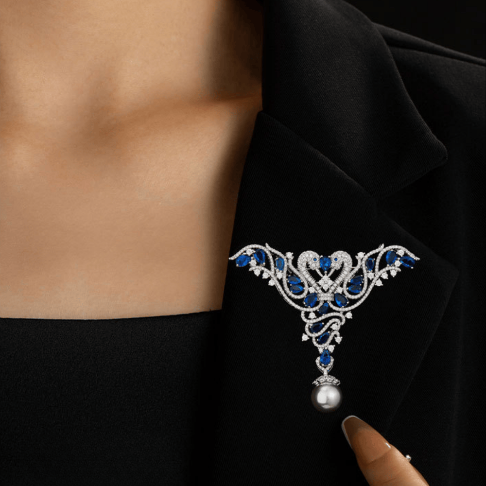 AVELIA Vintage Swan Brooch