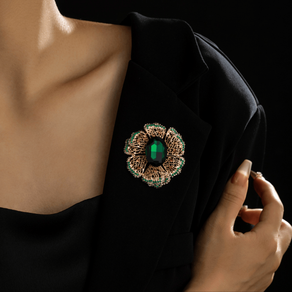 AVELIA Vintage Green Flower Brooch