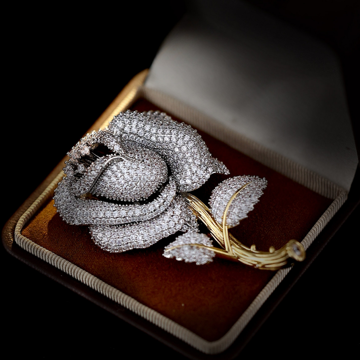 Classic Rose Timeless Grace Brooch - AVELIA JEWELRY