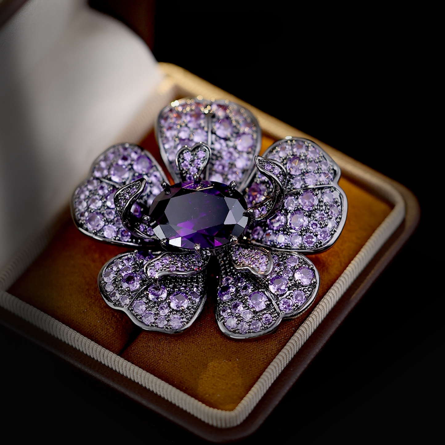 Classic Lavender Bloom Grace Brooch - AVELIA JEWELRY