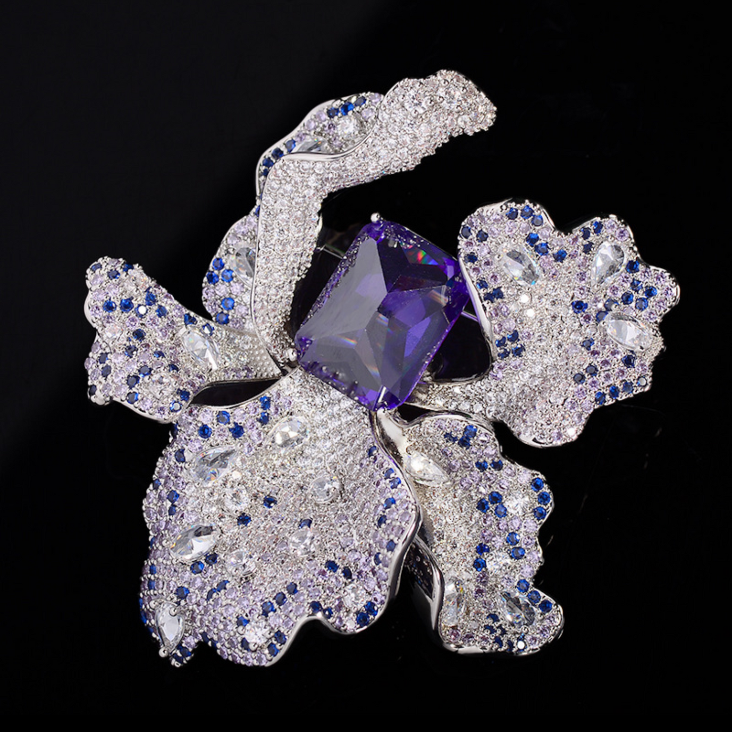 AVELIA Fortunelle Violet Grace Fortune Luxury Brooch