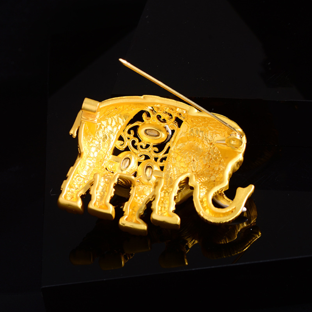 AVELIA Elephant Cameo Brooch