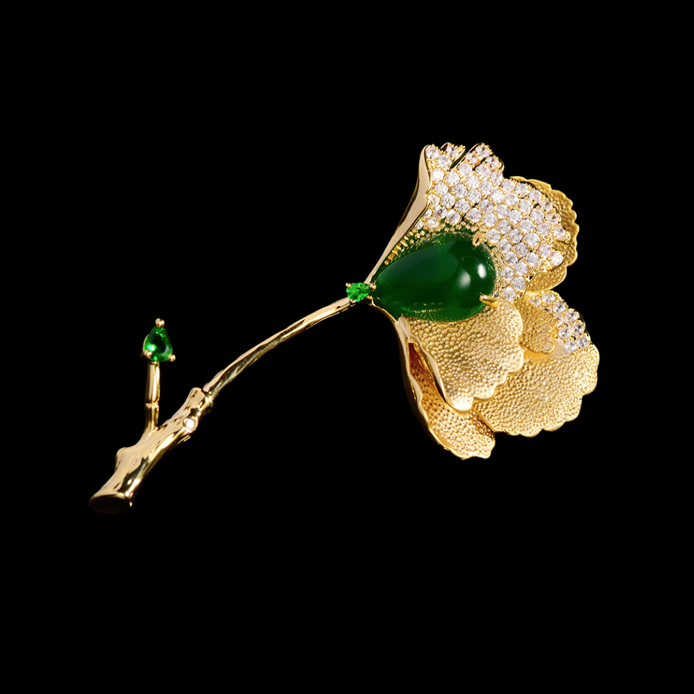 AVELIA Lotr Leaf Brooch