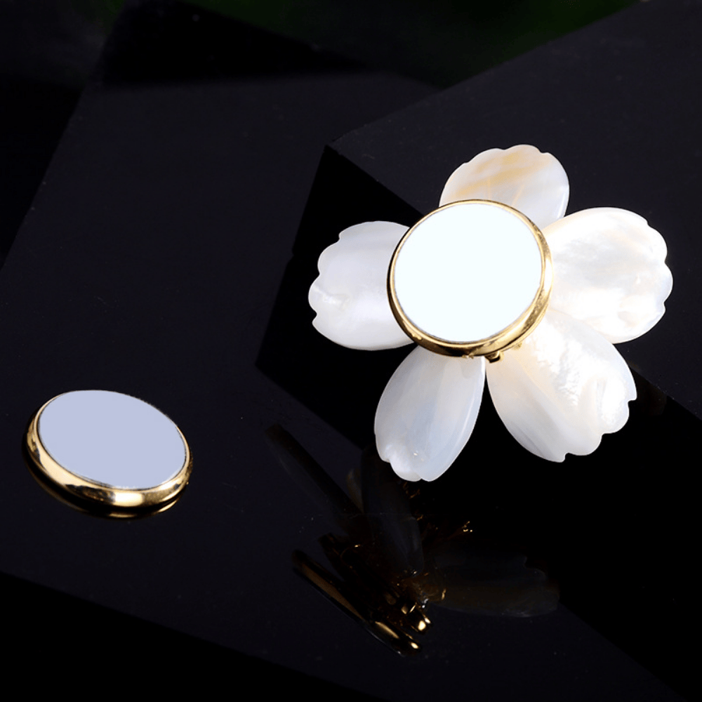AVELIA Magnetic White Flower Brooch
