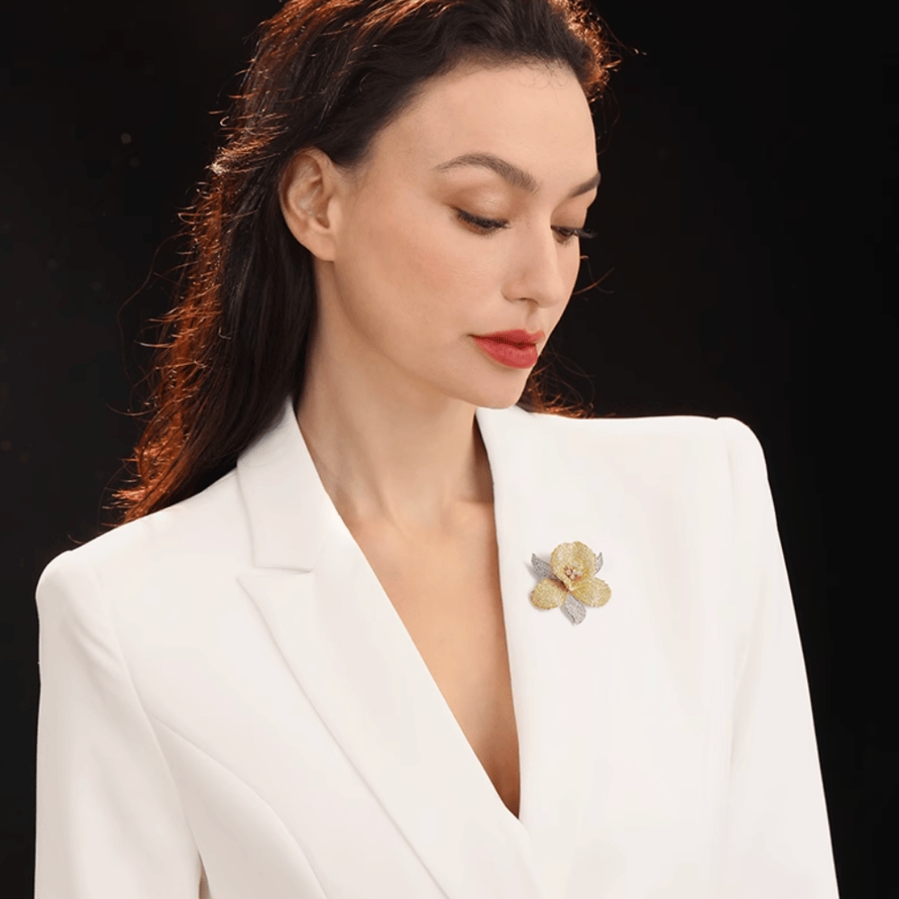 AVELIA Classic Golden Blossom Brooch
