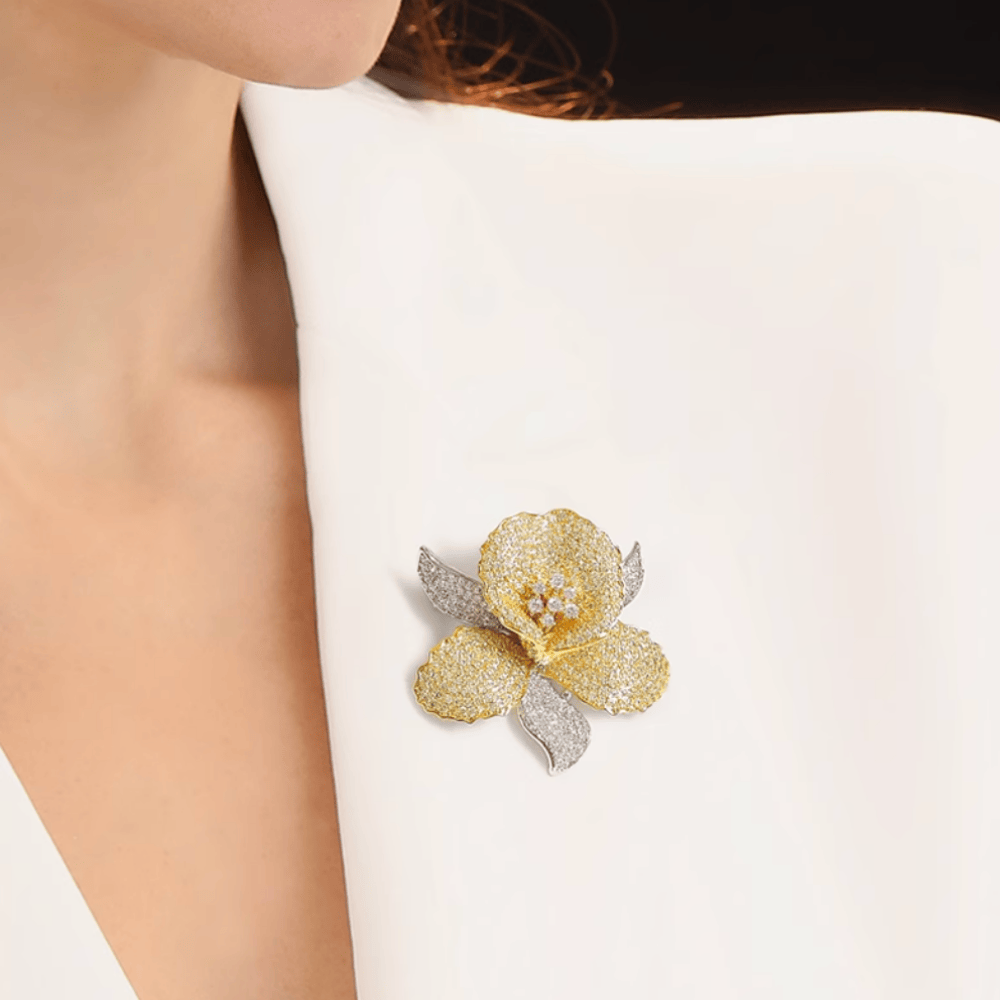 AVELIA Classic Golden Blossom Brooch