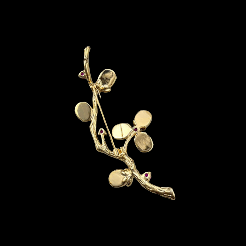 AVELIA Carnelian Brooch​