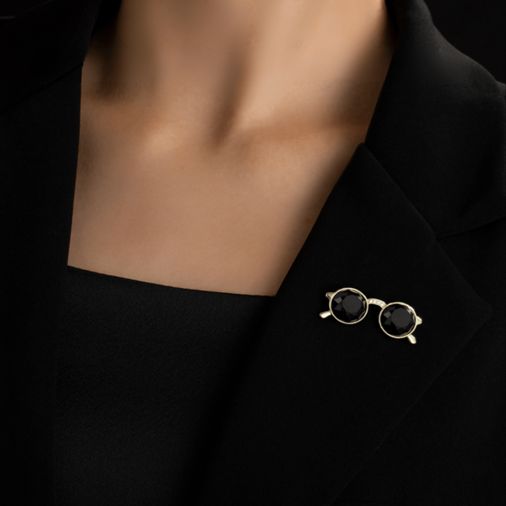 AVELIA Glasses Brooch