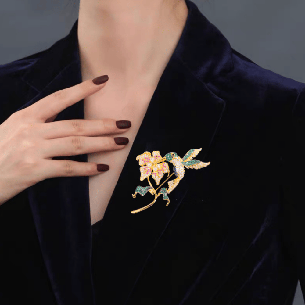 AVELIA Gold Hummingbird Brooch​