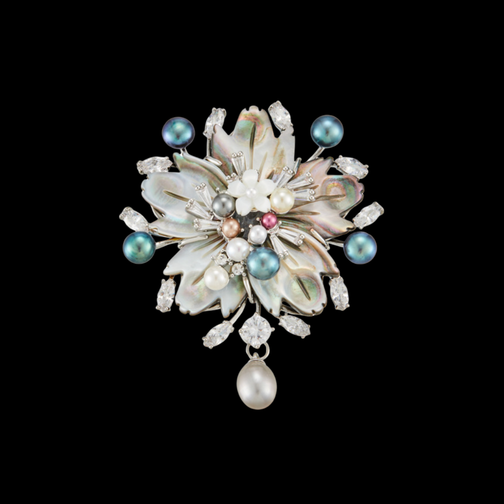 AVELIA Mother Of Pearl Flower Brooch