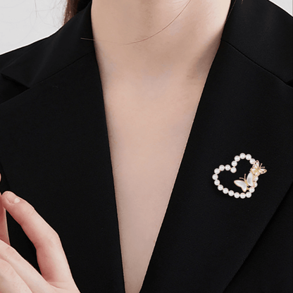 AVELIA Pearl Heart Brooch