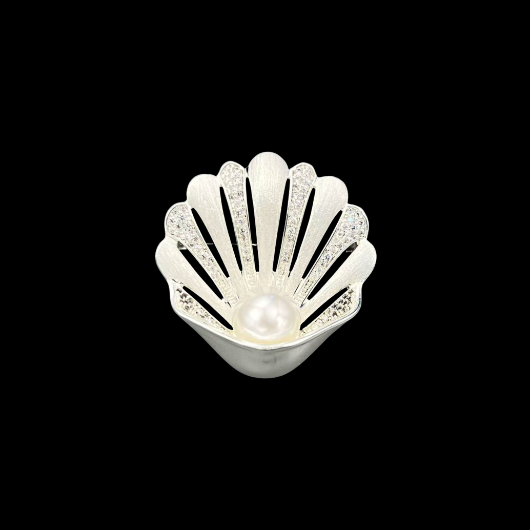 AVELIA Silver Scallop Seashell Brooch