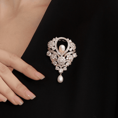 AVELIA Vintage Art Deco Brooch​