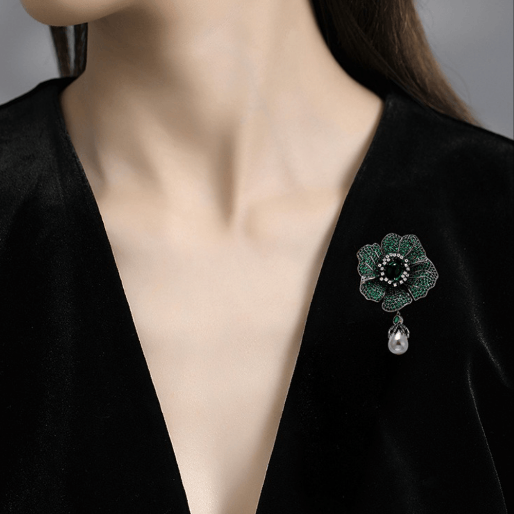 AVELIA Vintage Green Brooch