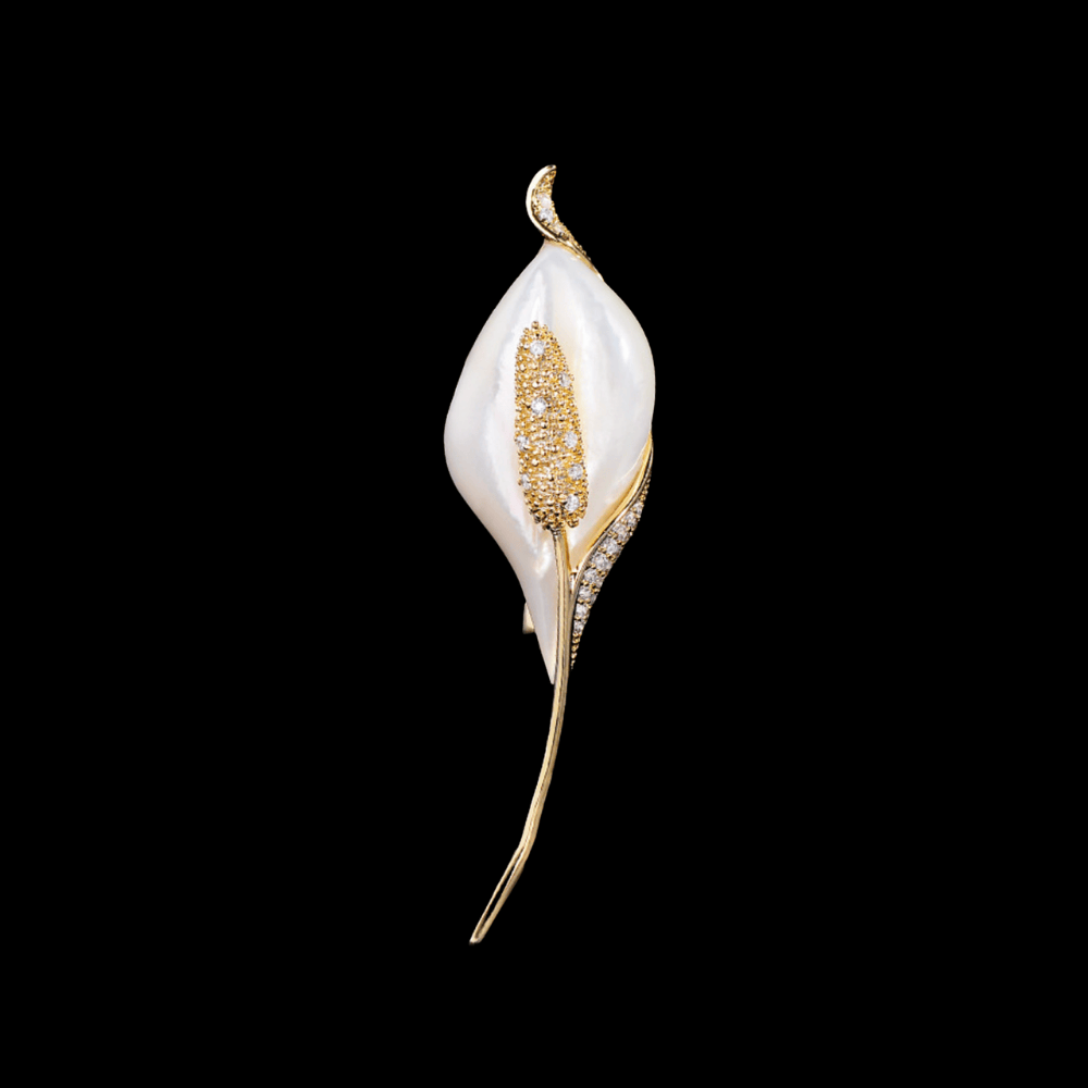 AVELIA White Calla Lily Brooch