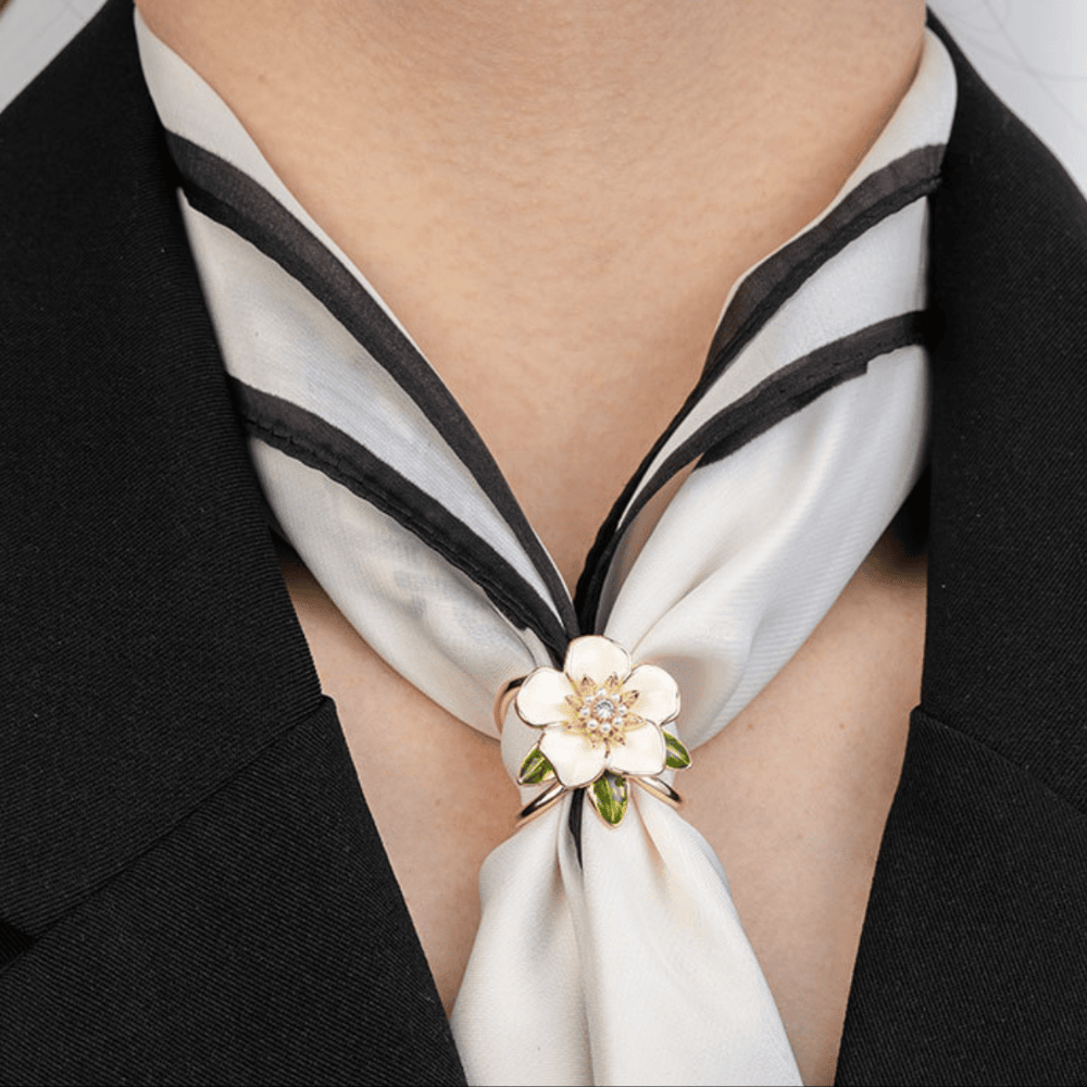 AVELIA White Gardenia Scarf Ring