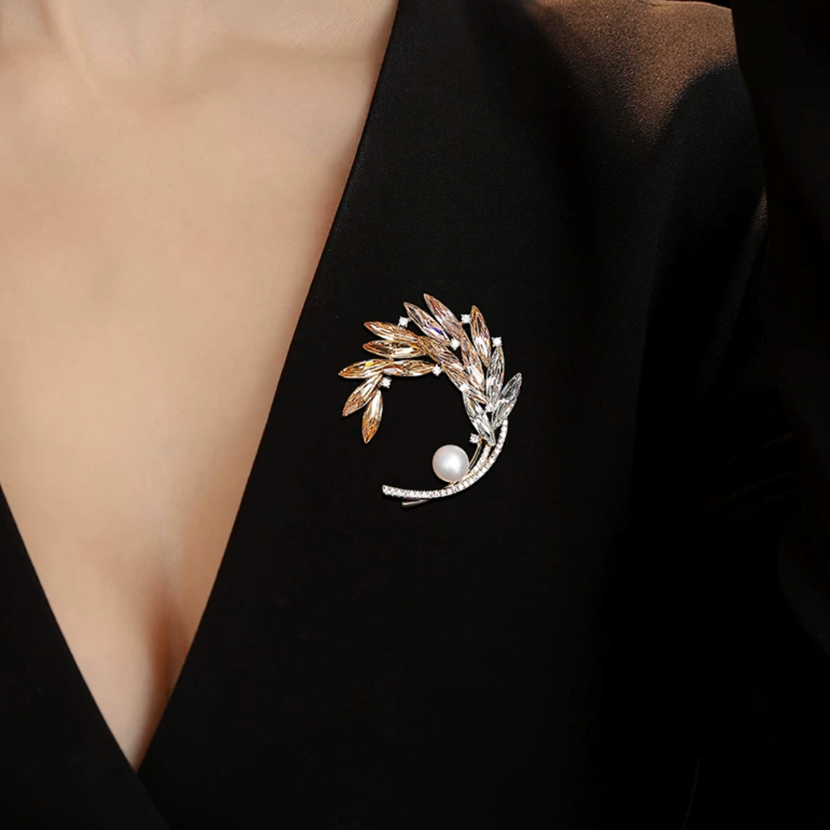 AVELIA Crescent Wheat Pearl Brooch