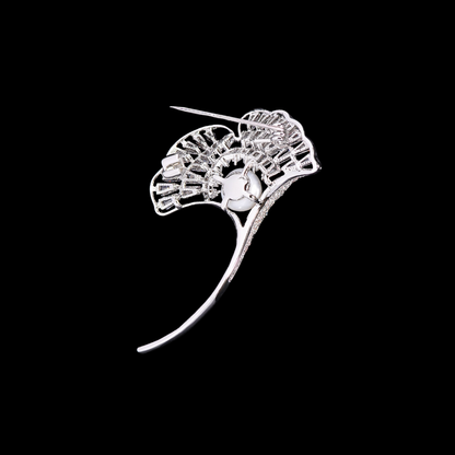 AVELIA Crystal Fan Ginkgo Pearl Brooch