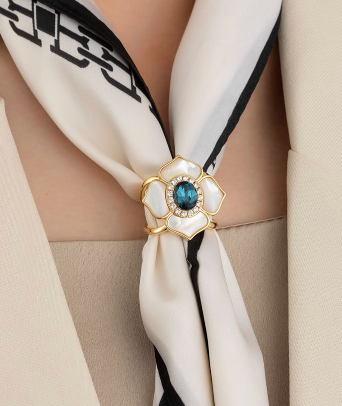 AVELIA Mother of Pearl Blue Crystal Flower Scarf Ring