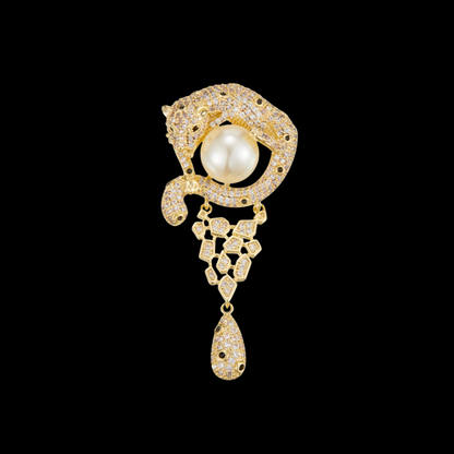AVELIA Vintage Gold Pearl Leopard Brooch