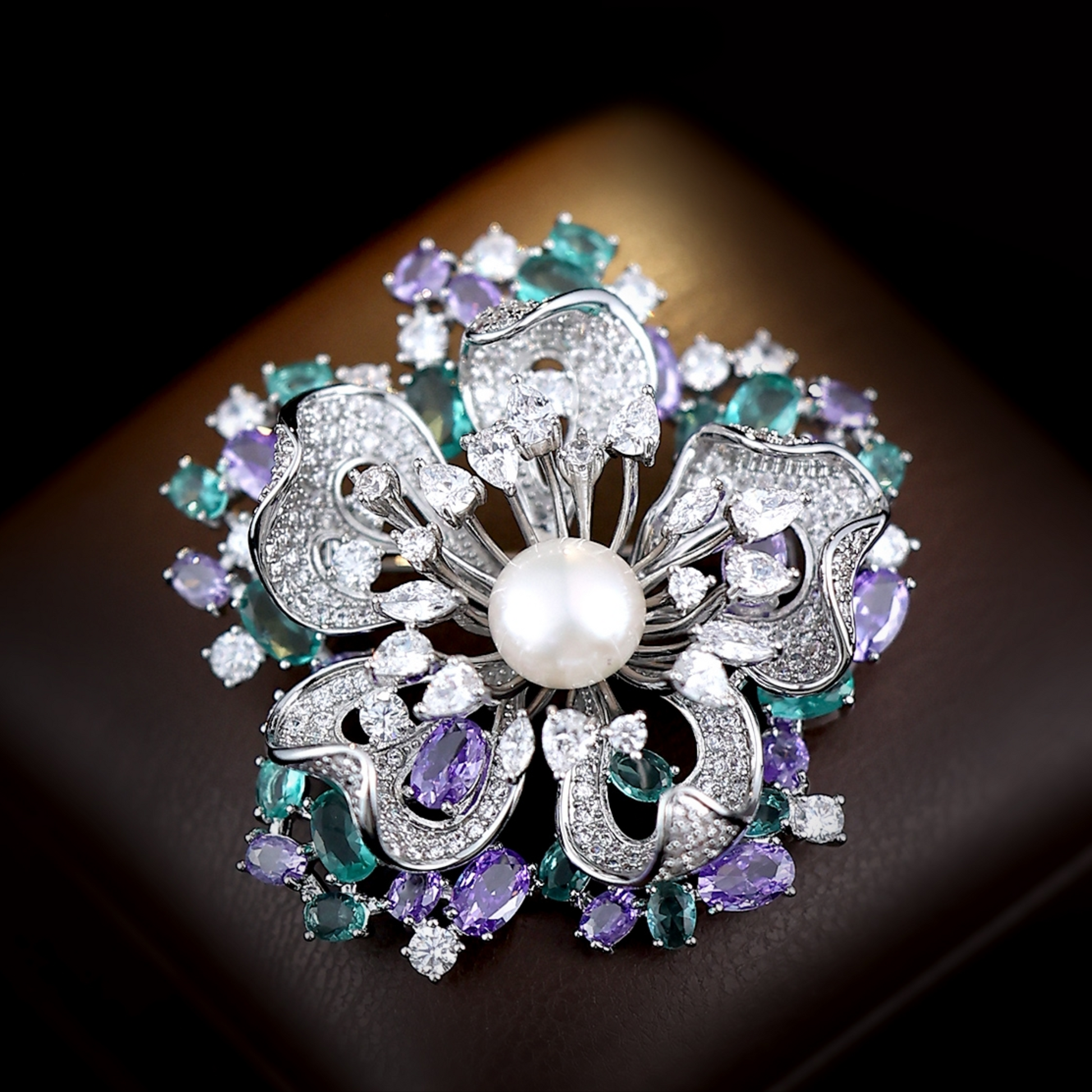 Classic Pearl Bloom Grace Brooch - AVELIA JEWELRY
