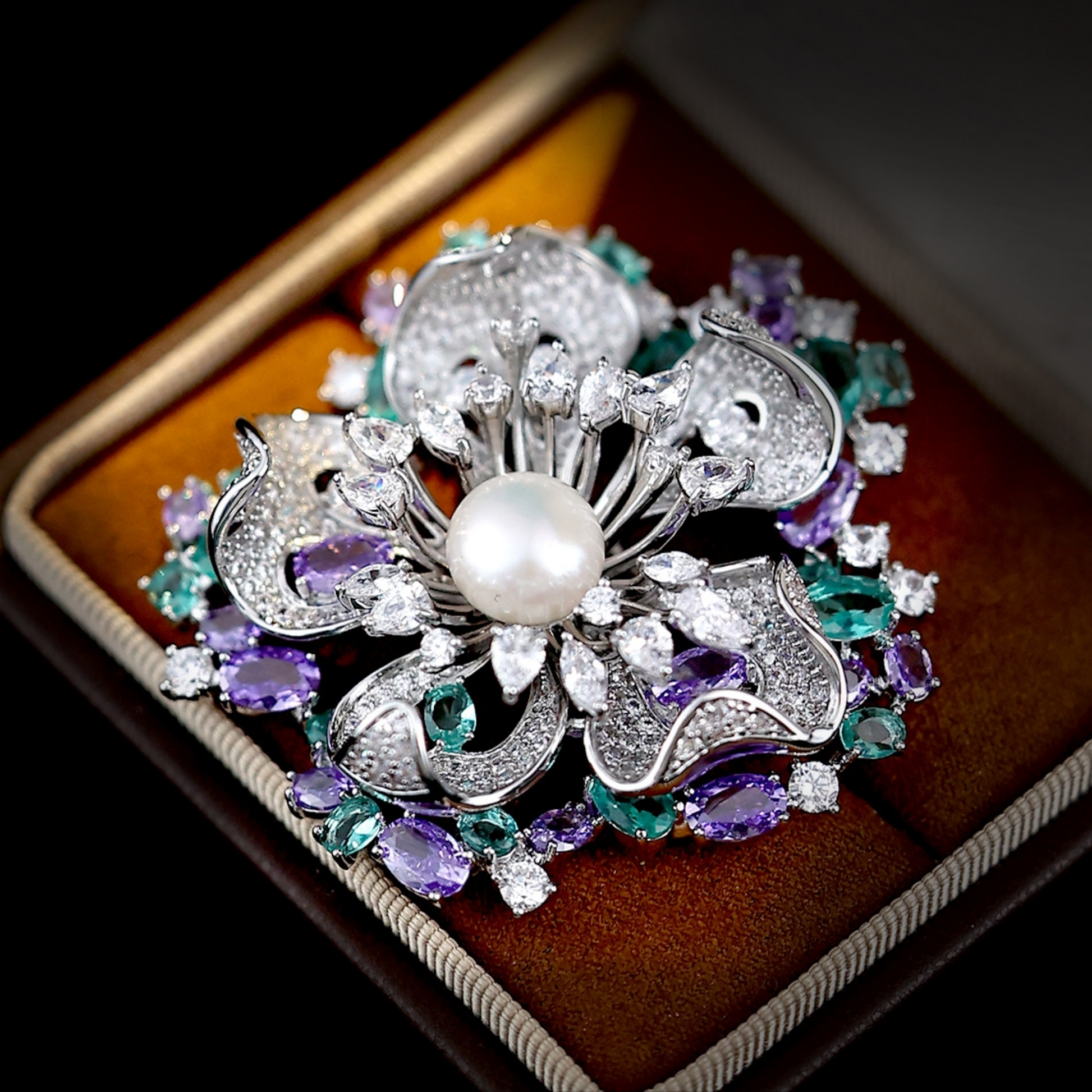 Classic Pearl Bloom Grace Brooch - AVELIA JEWELRY