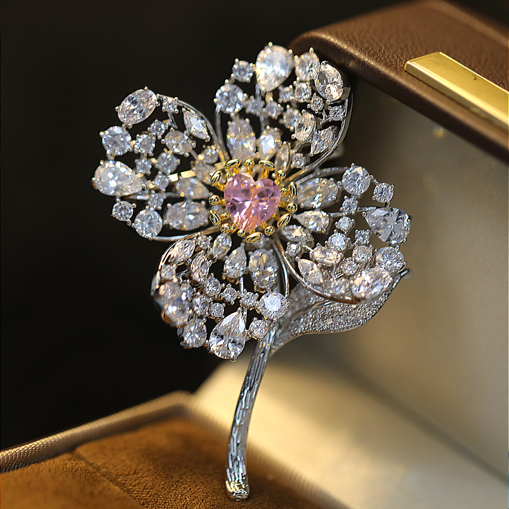 AVELIA Fortunelle Silver Four Leaf Clover Grace Brooch