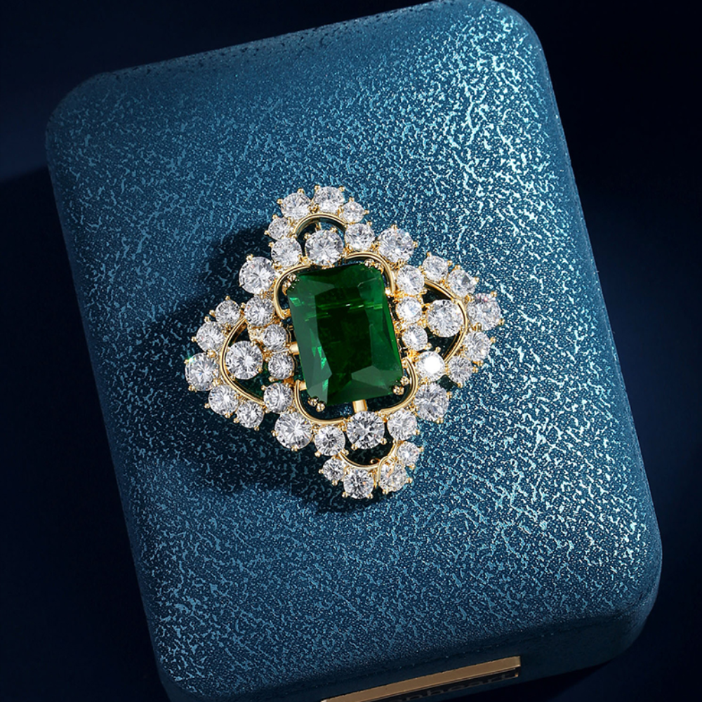 AVELIA Vintage Emerald Allure Brooch