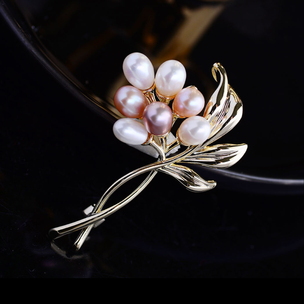 AVELIA Vintage Pearl Cluster Bouquet Brooch