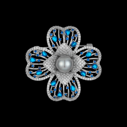 AVELIA Vintage Pearl Clover Antique Brooch