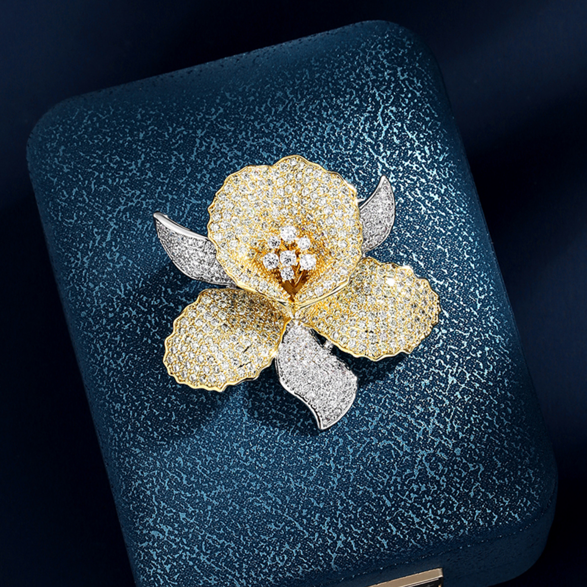 AVELIA Classic Golden Blossom Grace Brooch