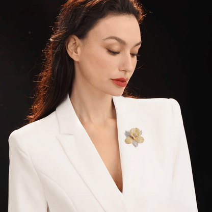 AVELIA Classic Golden Blossom Brooch