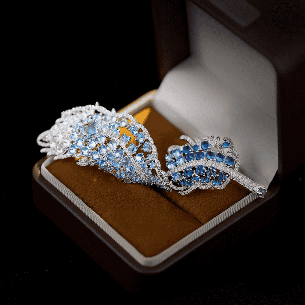 AVELIA Classic Peacock Feather Brooch